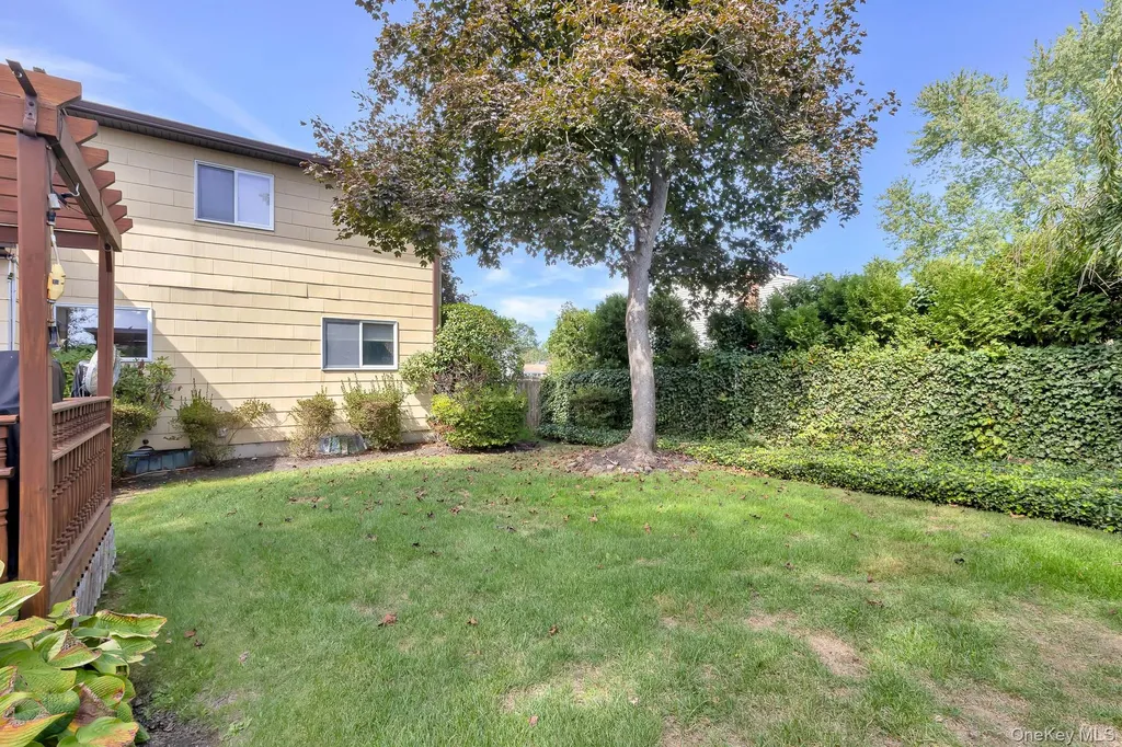 27 Bruno Lane Dix Hills NY 11746
