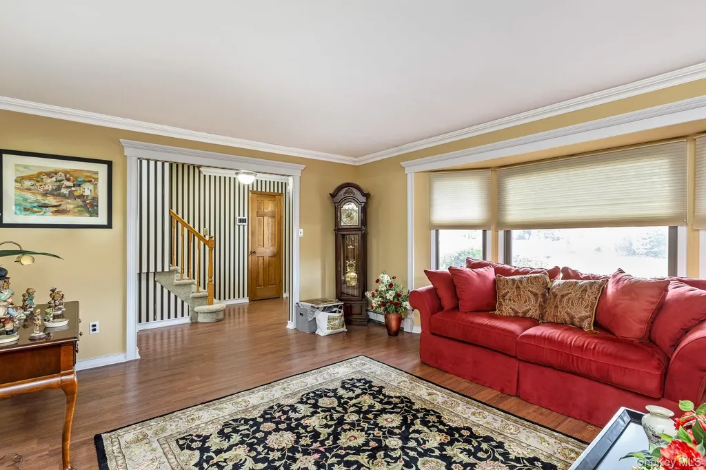 27 Bruno Lane Dix Hills NY 11746