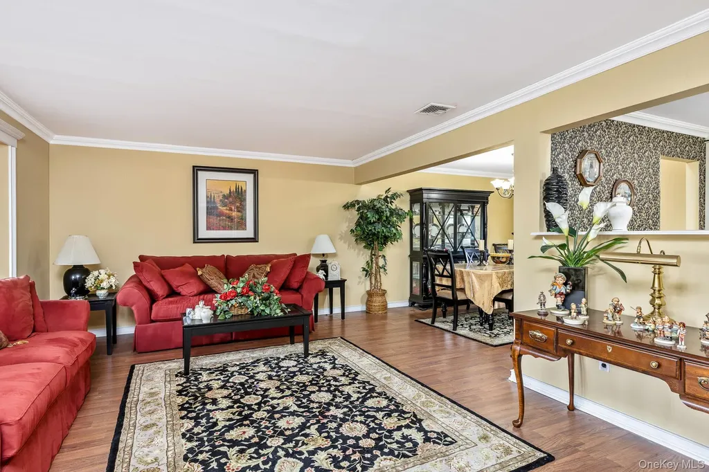 27 Bruno Lane Dix Hills NY 11746