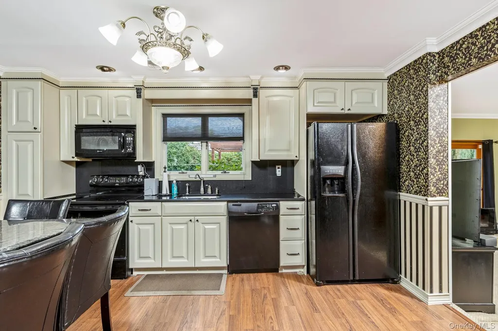 27 Bruno Lane Dix Hills NY 11746