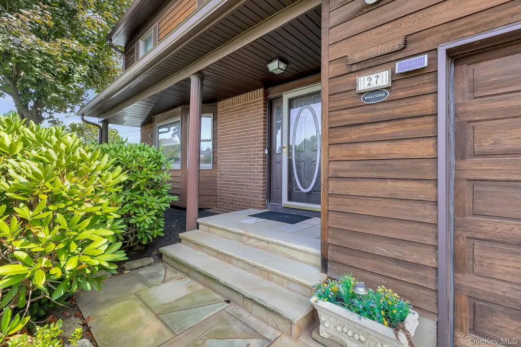 27 Bruno Lane Dix Hills NY 11746