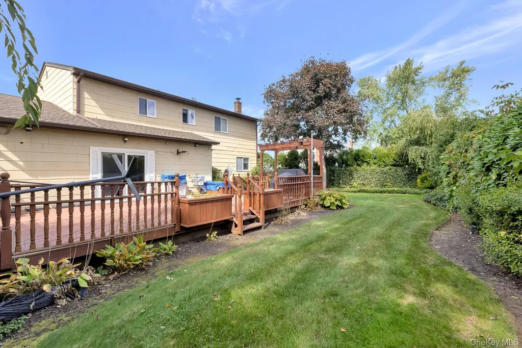 27 Bruno Lane Dix Hills NY 11746