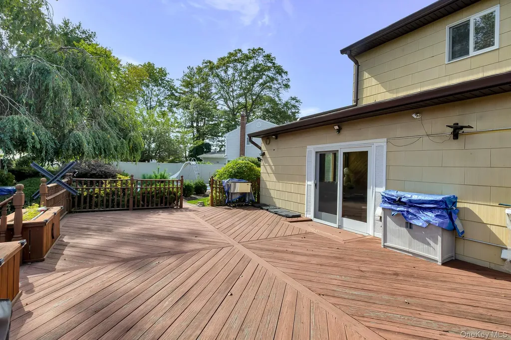 27 Bruno Lane Dix Hills NY 11746