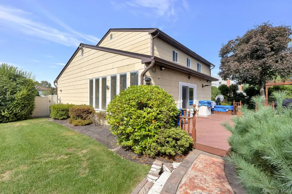 27 Bruno Lane Dix Hills NY 11746