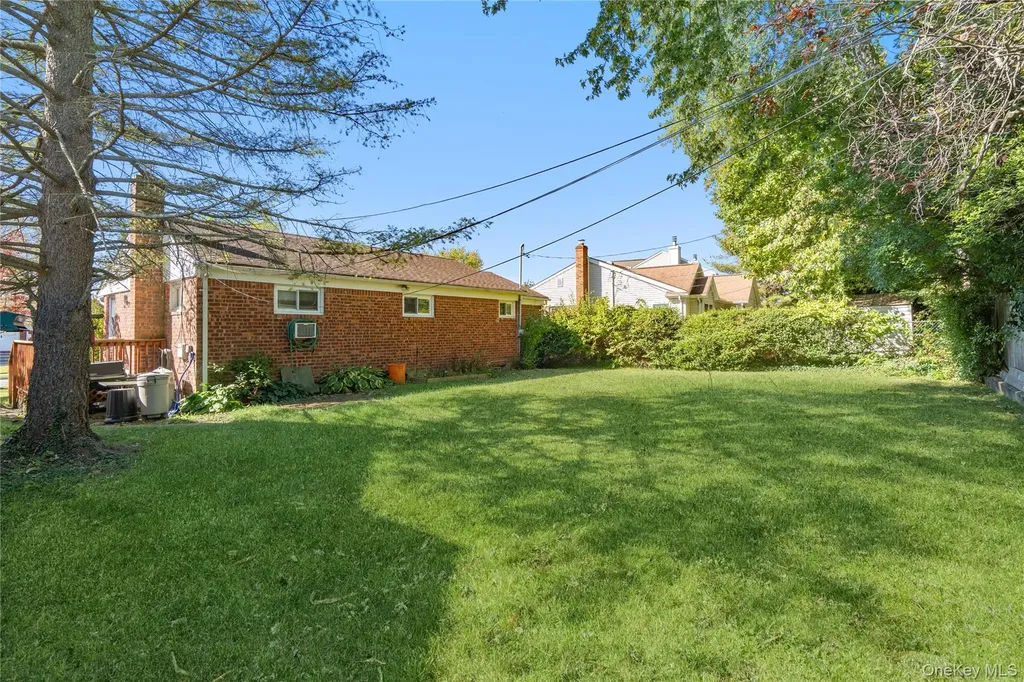16 Forte Avenue Old Bethpage NY 11804
