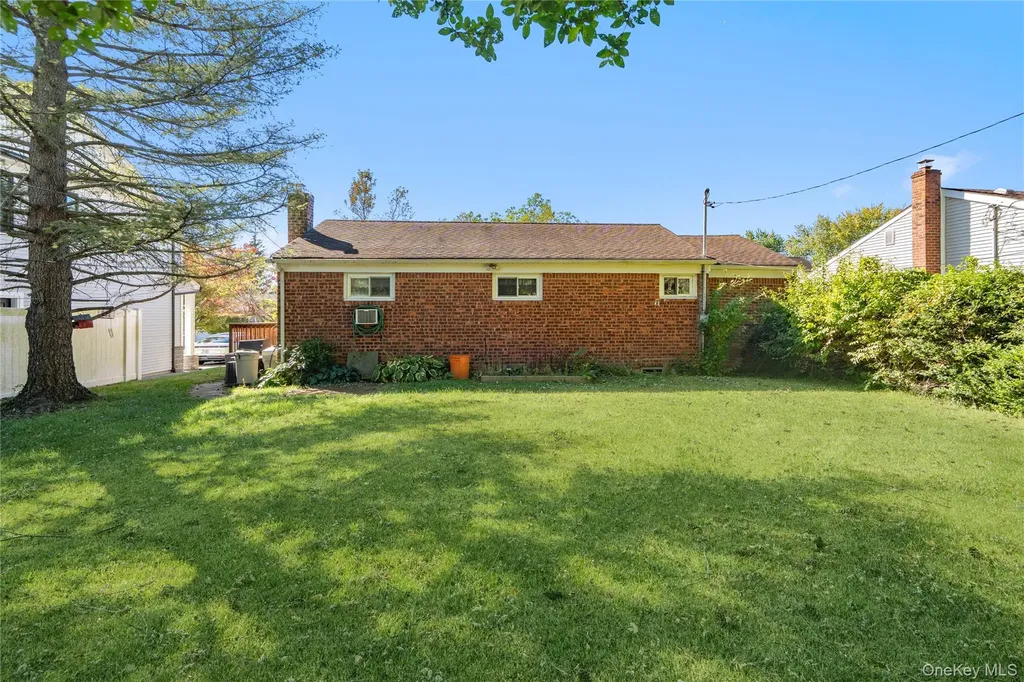 16 Forte Avenue Old Bethpage NY 11804