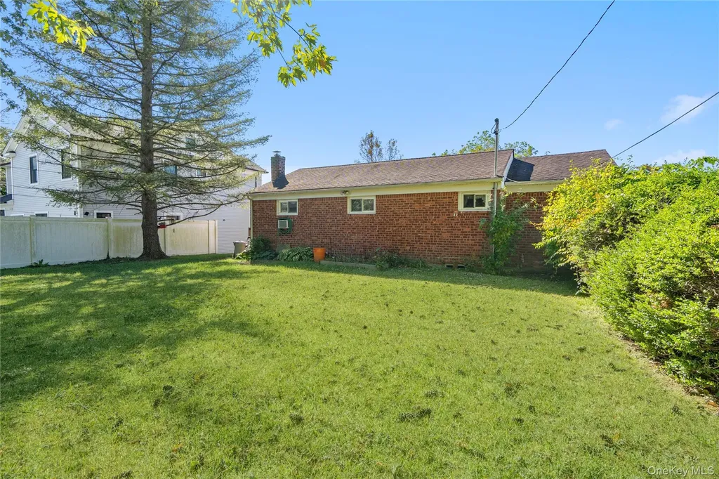 16 Forte Avenue Old Bethpage NY 11804