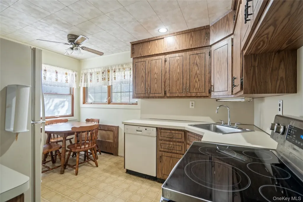 16 Forte Avenue Old Bethpage NY 11804
