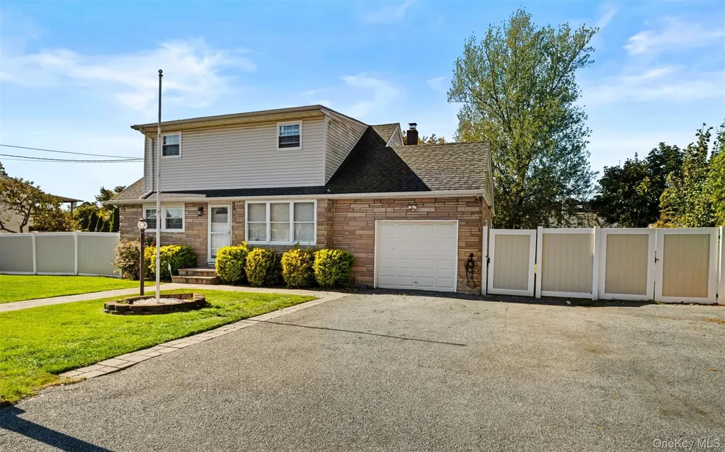 1796 Wells Drive Bay Shore NY 11706