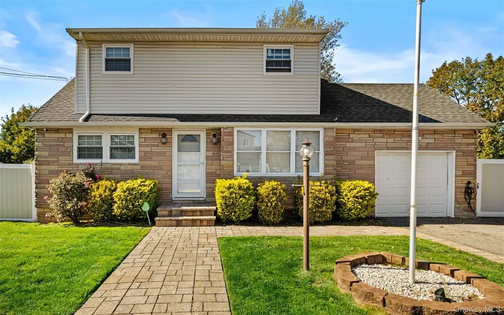 1796 Wells Drive Bay Shore NY 11706