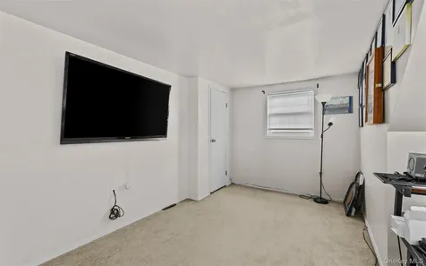 1796 Wells Drive Bay Shore NY 11706