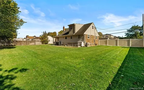 1796 Wells Drive Bay Shore NY 11706