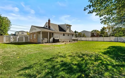 1796 Wells Drive Bay Shore NY 11706