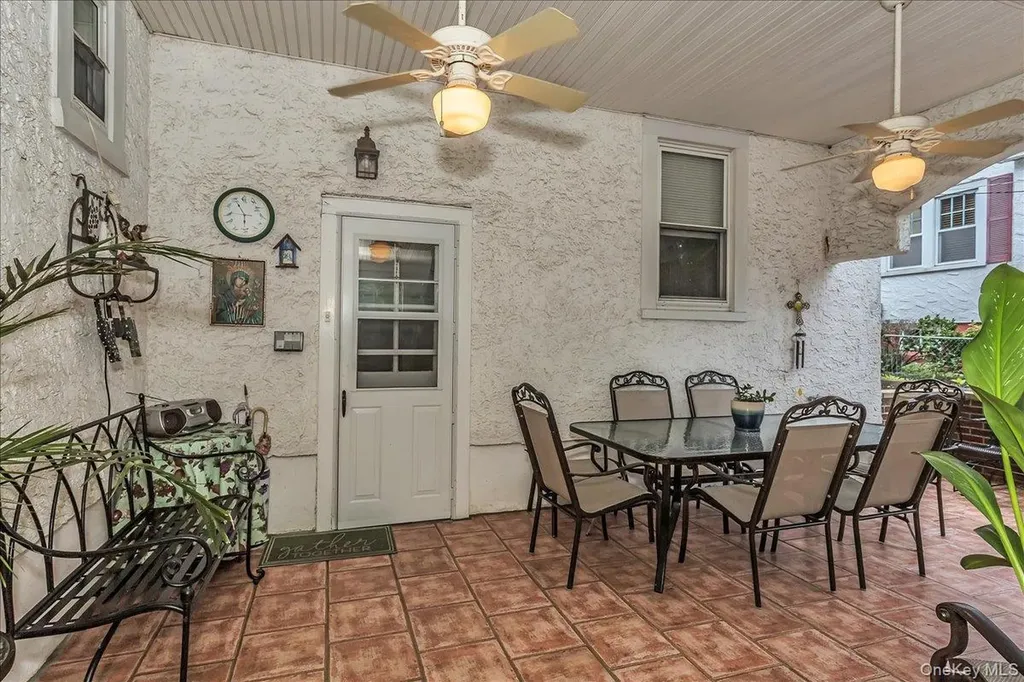 21 Hayden Avenue Great Neck NY 11024