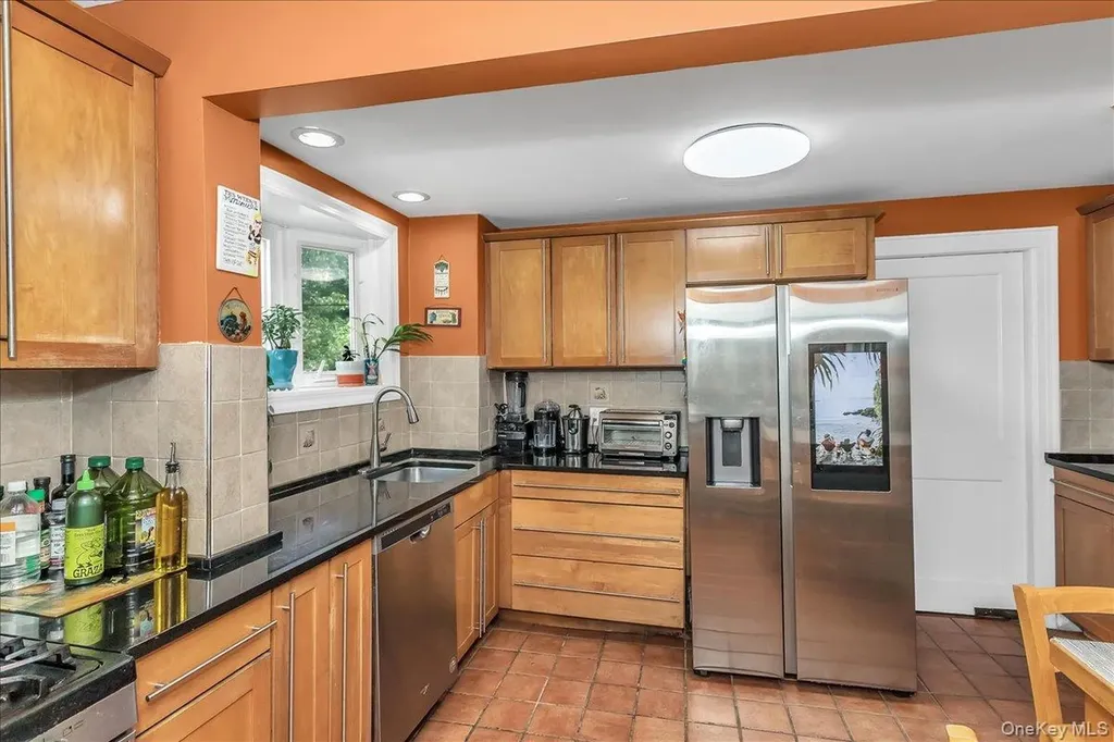 21 Hayden Avenue Great Neck NY 11024
