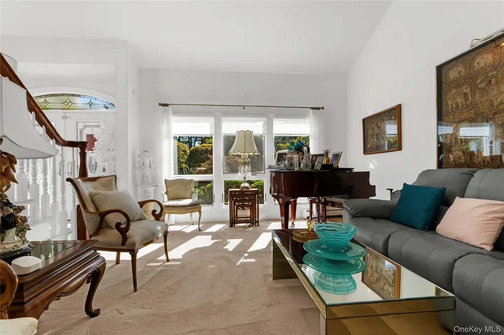 28 Annandale Road Commack NY 11725