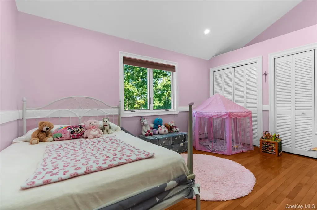 28 Annandale Road Commack NY 11725