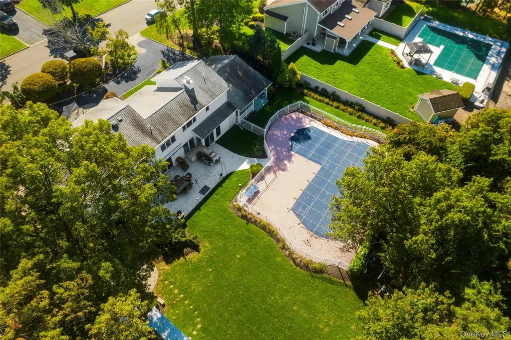 28 Annandale Road Commack NY 11725