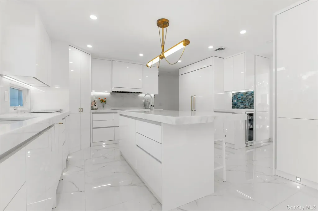 28 Annandale Road Commack NY 11725