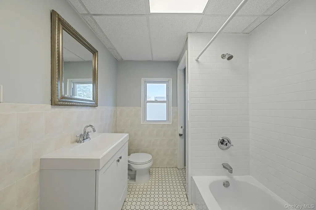 39 Chapman Place Bay Shore NY 11706