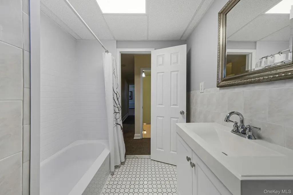 39 Chapman Place Bay Shore NY 11706