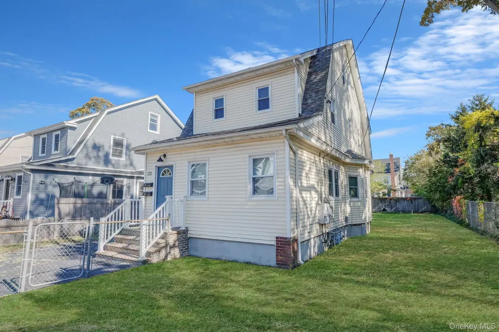 39 Chapman Place Bay Shore NY 11706