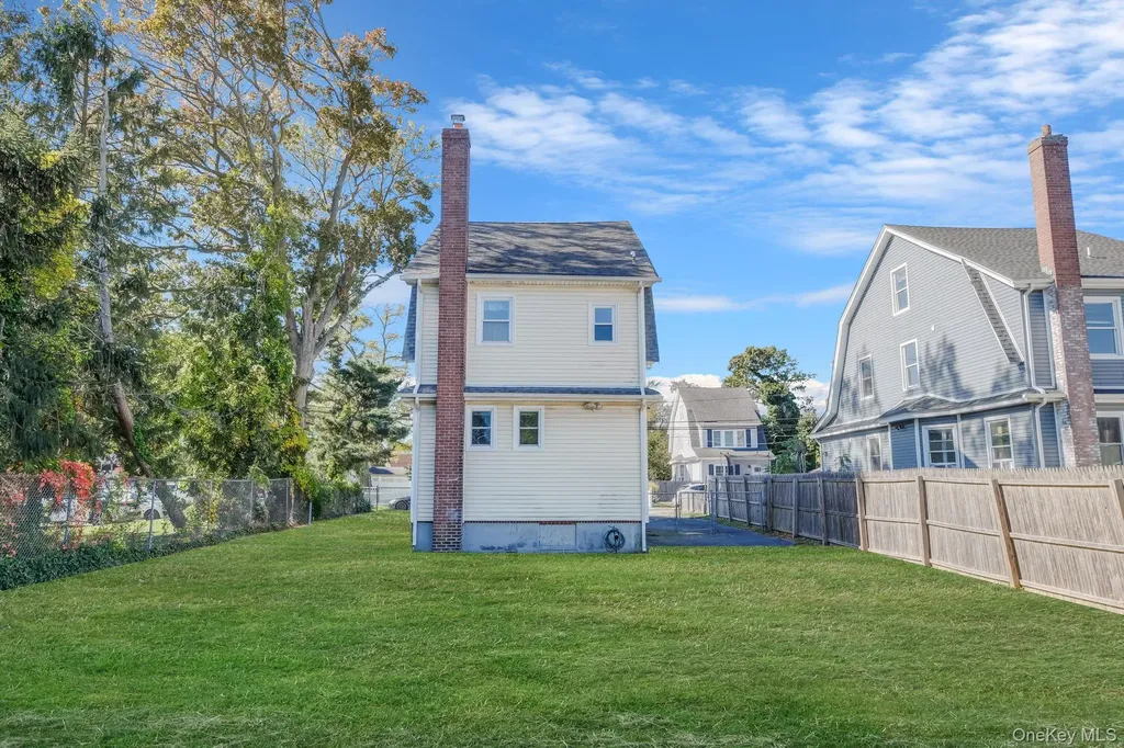 39 Chapman Place Bay Shore NY 11706