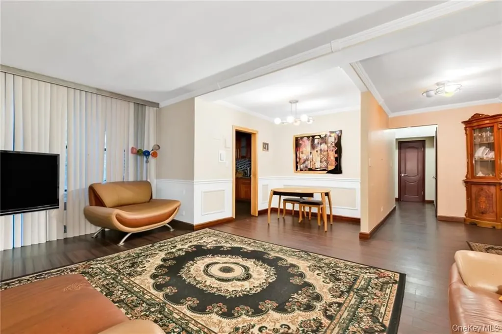 2717 E 28th Street Brooklyn NY 11235