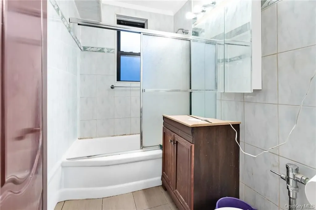 2717 E 28th Street Brooklyn NY 11235