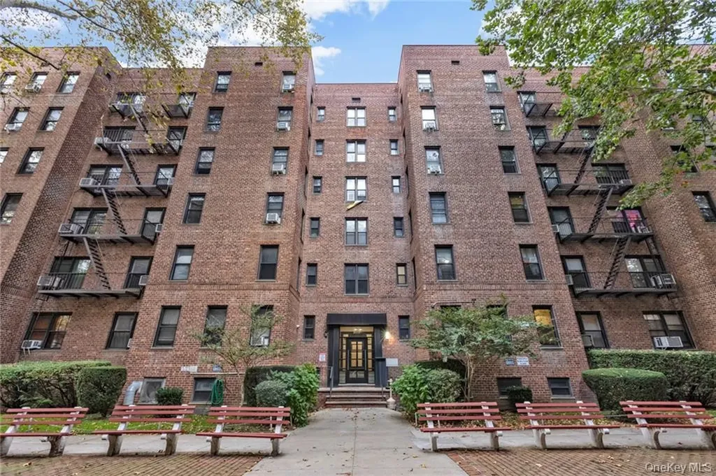 2717 E 28th Street Brooklyn NY 11235