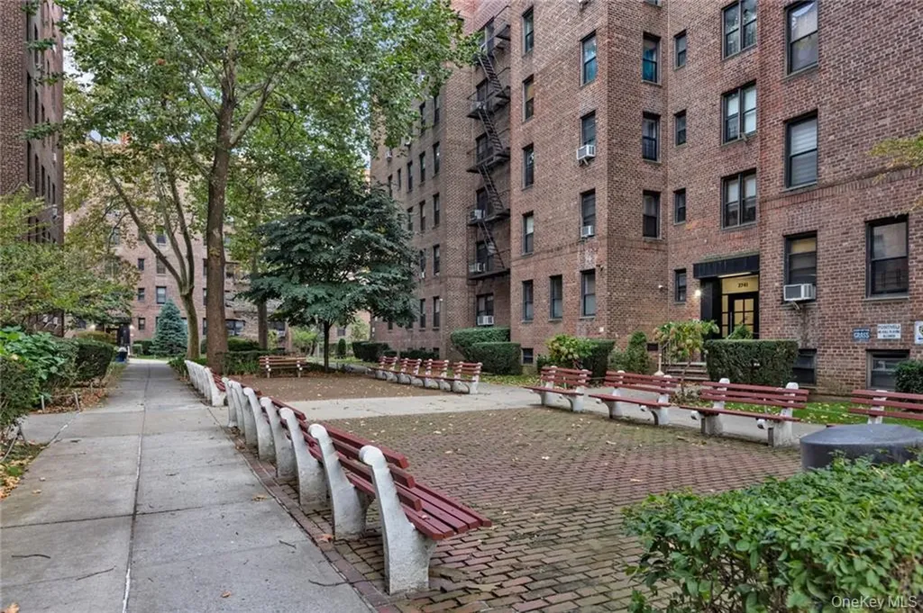 2717 E 28th Street Brooklyn NY 11235
