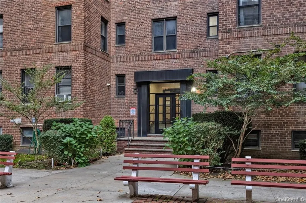 2717 E 28th Street Brooklyn NY 11235