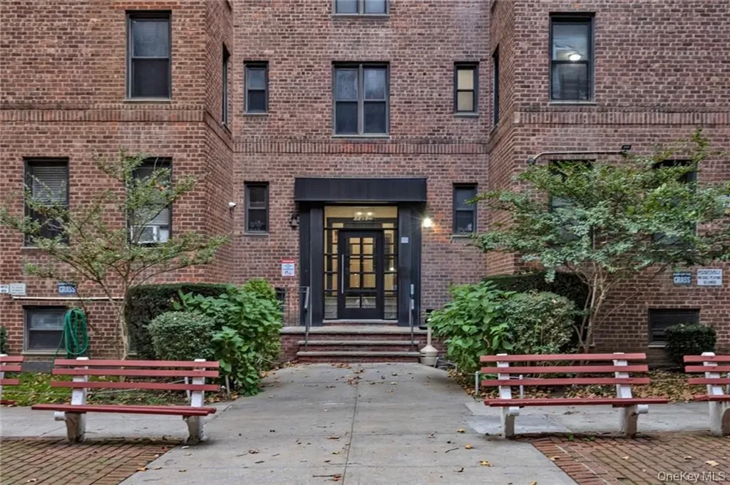 2717 E 28th Street Brooklyn NY 11235