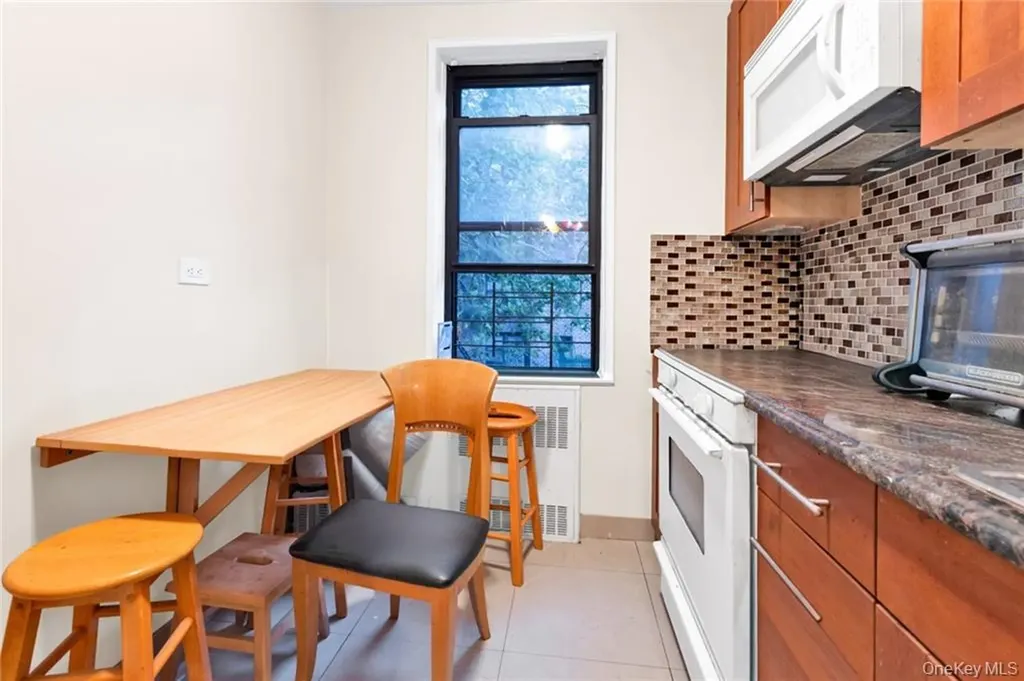 2717 E 28th Street Brooklyn NY 11235