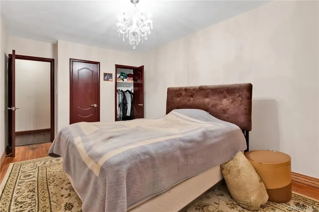 2717 E 28th Street Brooklyn NY 11235