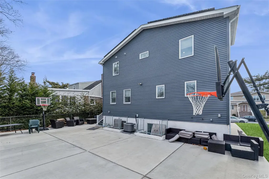 1064 Mora Place Woodmere NY 11598