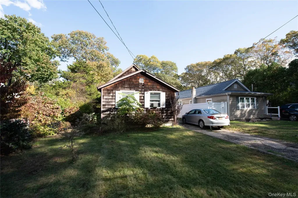 137 Wood Road Centereach NY 11720