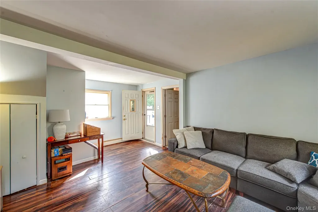 137 Wood Road Centereach NY 11720