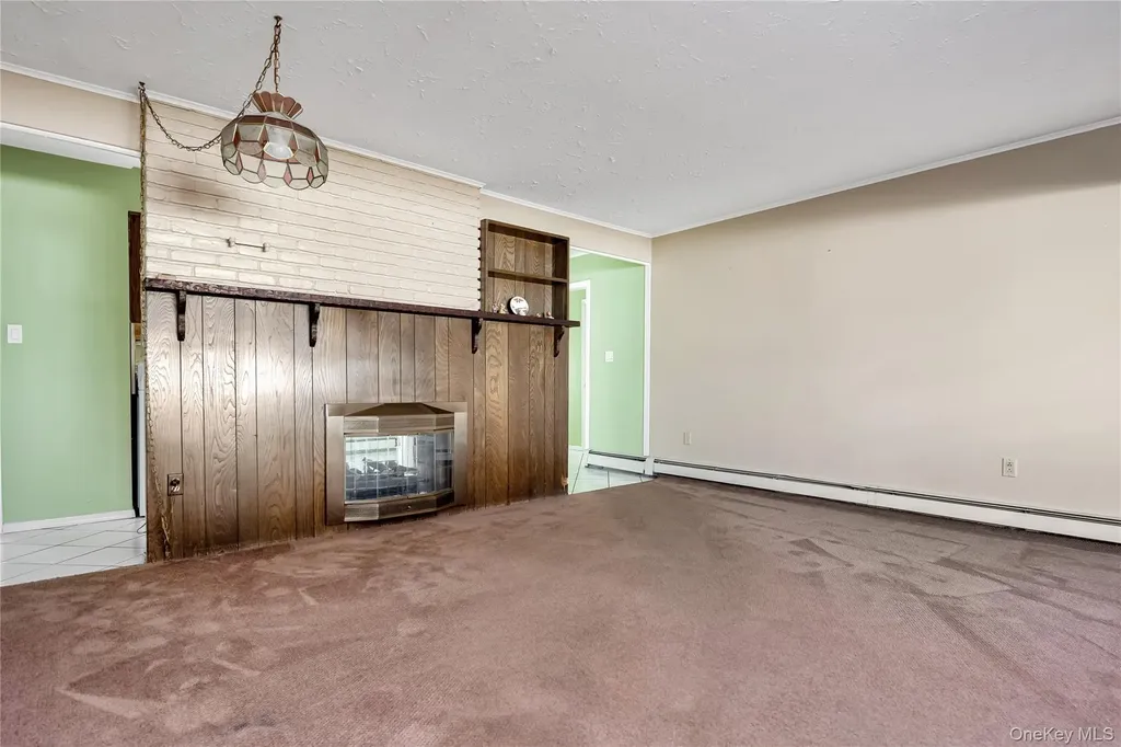 44 Sparrow Lane Levittown NY 11756