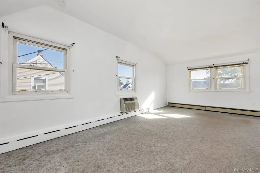 44 Sparrow Lane Levittown NY 11756