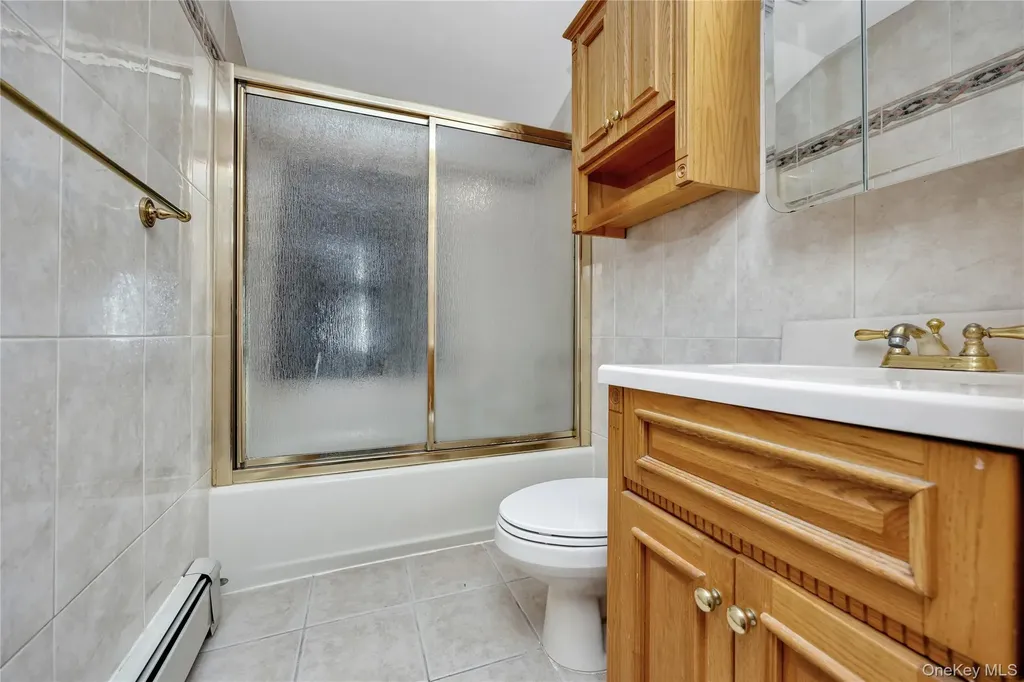 44 Sparrow Lane Levittown NY 11756