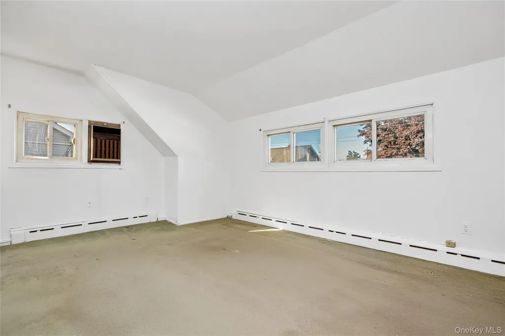44 Sparrow Lane Levittown NY 11756