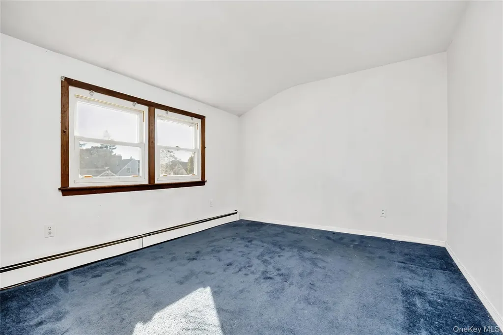 44 Sparrow Lane Levittown NY 11756
