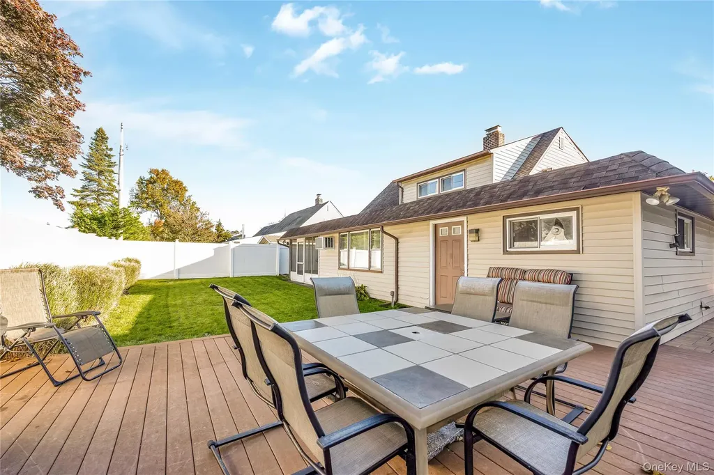 44 Sparrow Lane Levittown NY 11756