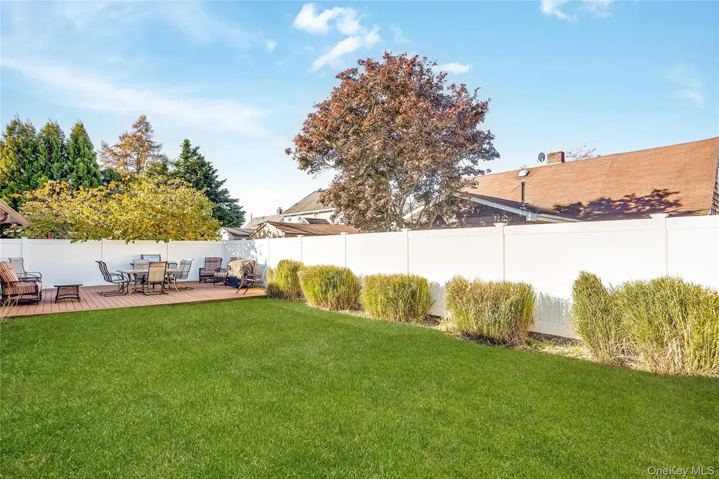 44 Sparrow Lane Levittown NY 11756