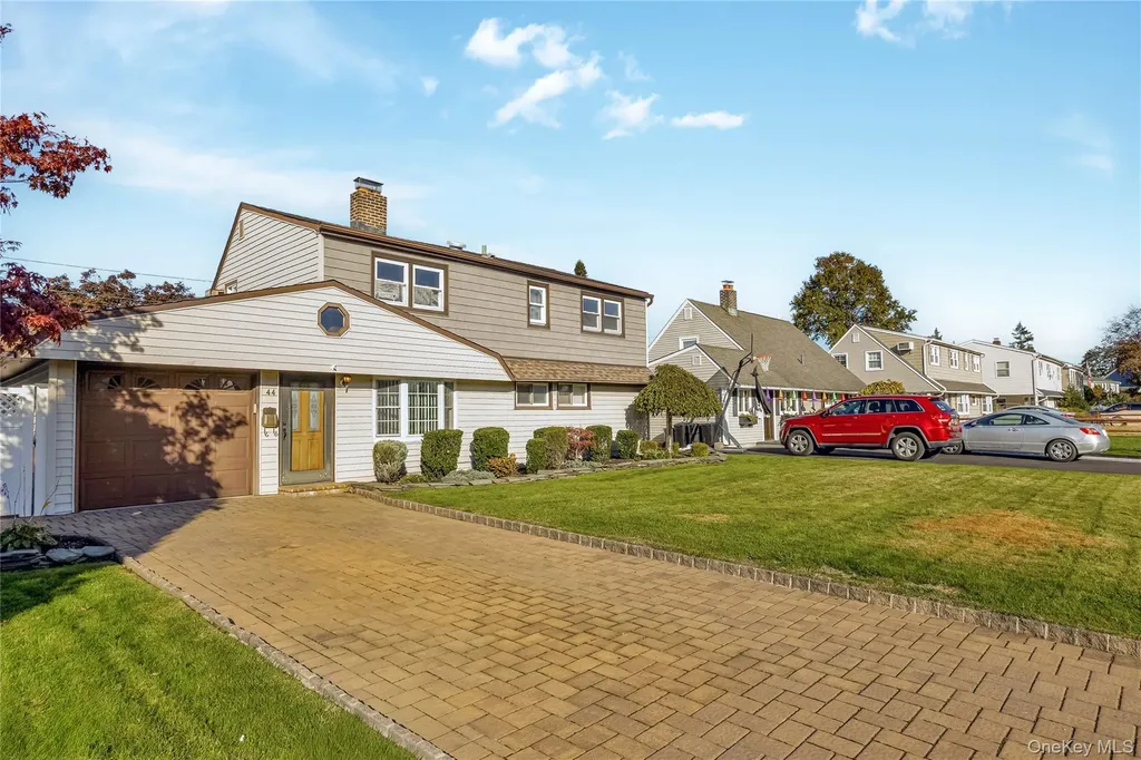 44 Sparrow Lane Levittown NY 11756