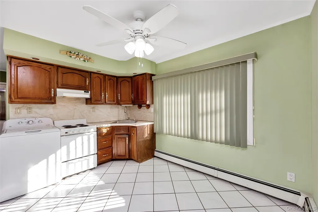 44 Sparrow Lane Levittown NY 11756