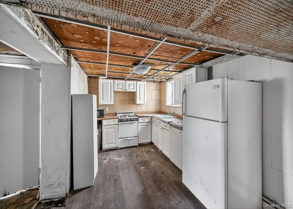 166 Jerome Avenue Staten Island NY 10305