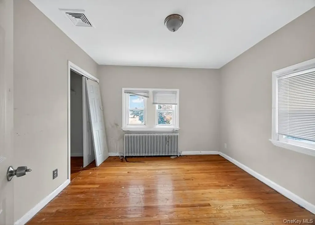 166 Jerome Avenue Staten Island NY 10305