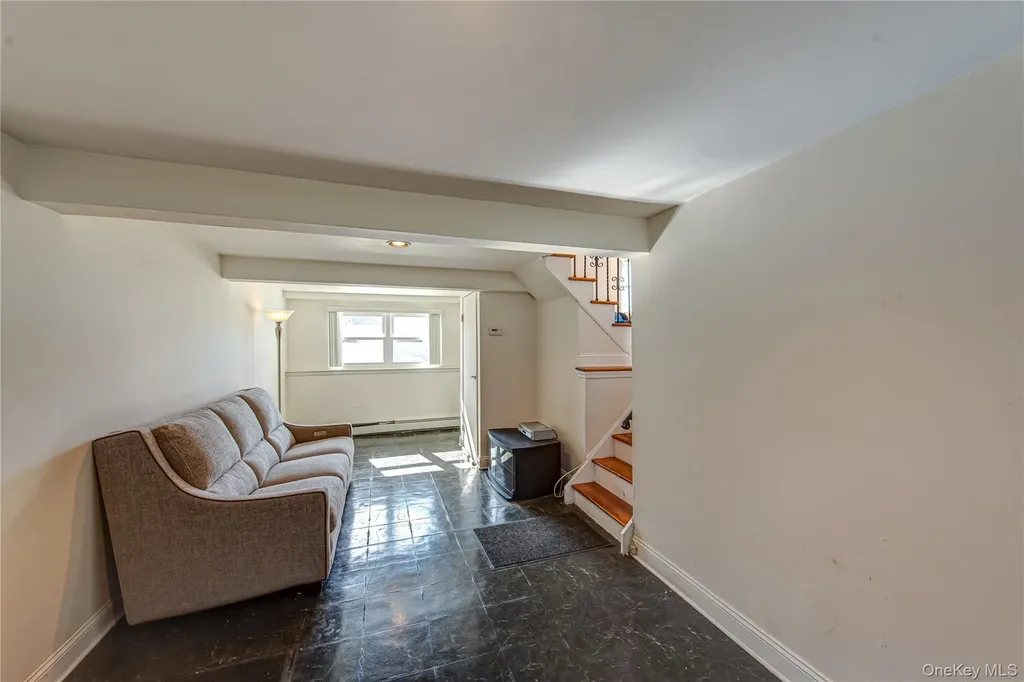 49 Spector Lane Plainview NY 11803